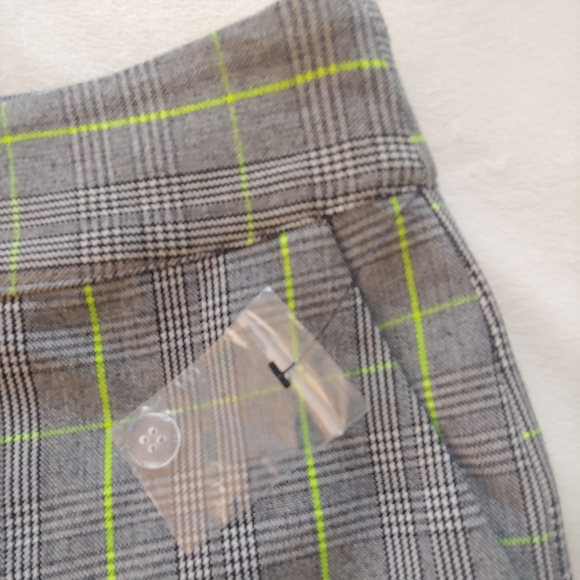 NWOT Bar III by Macy’s Black & Green Plaid Tapered Crop Pants – Size 8 - Picture 7 of 9